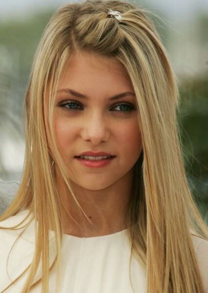 Sloane Momsen photo