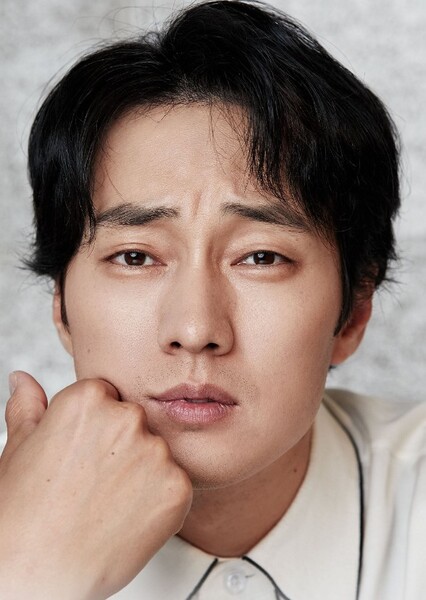 So Ji-sub photo