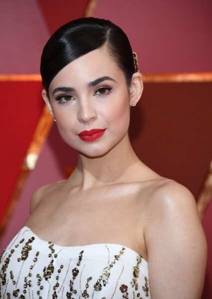Sofia Carson photo
