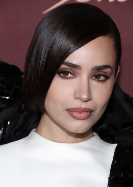 Sofia Carson photo
