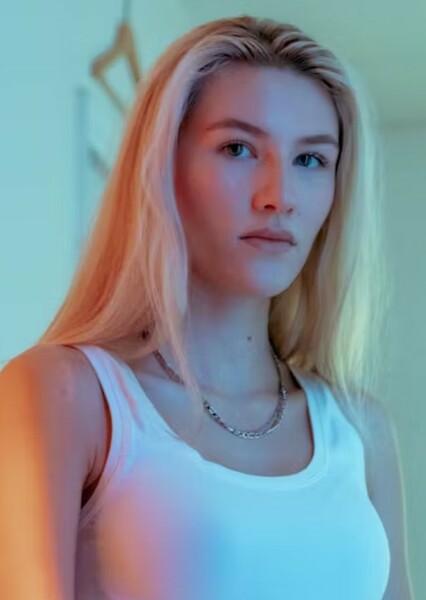 Sofia Hublitz photo