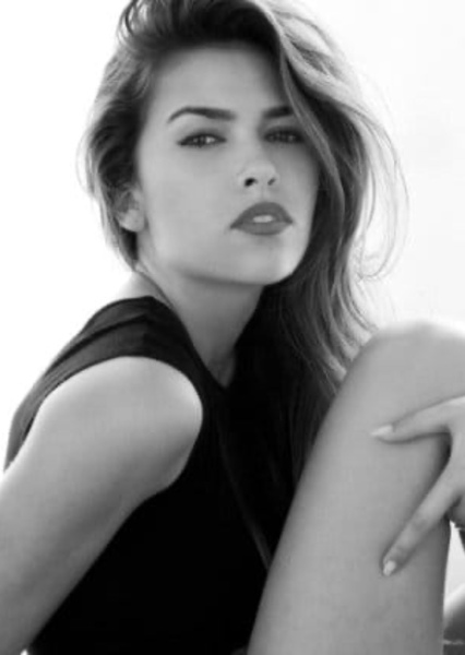 Sofia Pernas photo