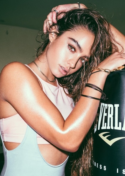 Sommer Ray photo