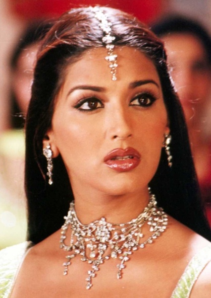 Sonali Bendre photo