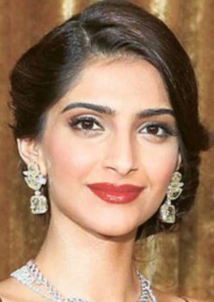 Sonam Kapoor Ahuja photo
