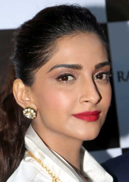 Sonam Kapoor Ahuja photo