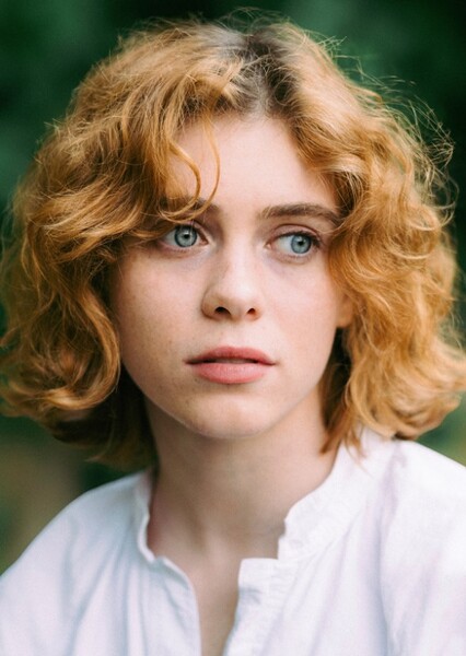 Sophia Lillis photo