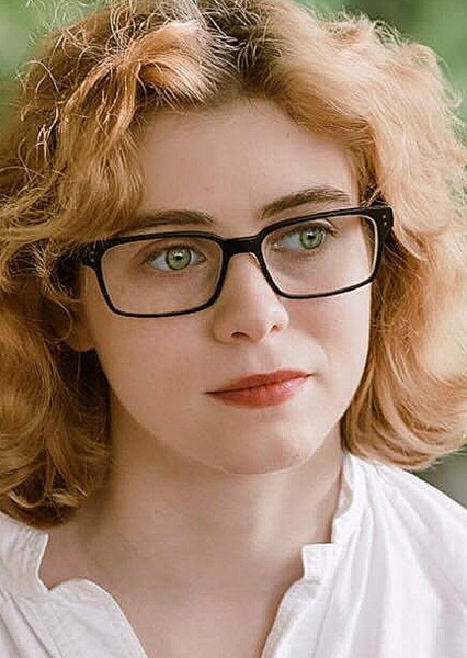 Sophia Lillis photo
