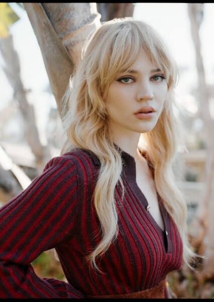 Sophia Thatcher photo