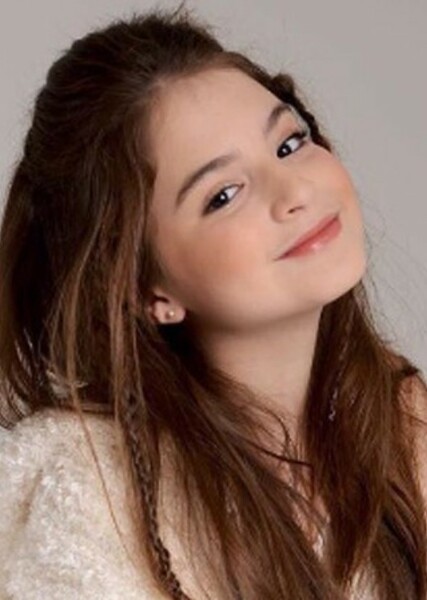 Sophia Valverde photo