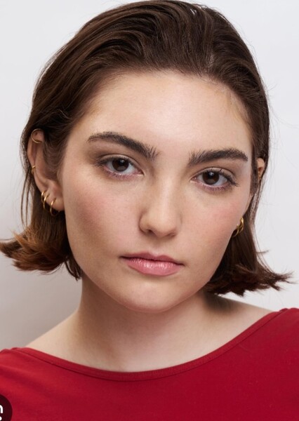 Sophia Woodward photo
