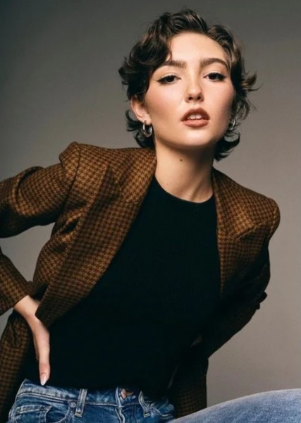 Sophia Woodward photo