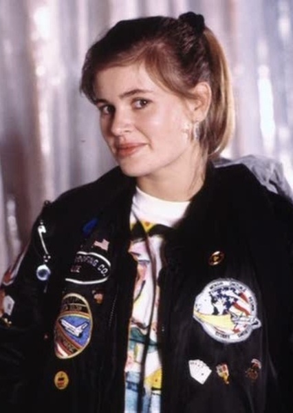 Sophie Aldred photo