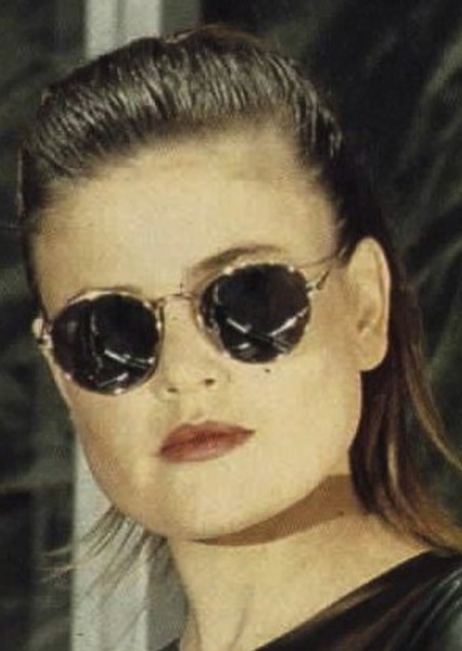 Sophie Aldred photo