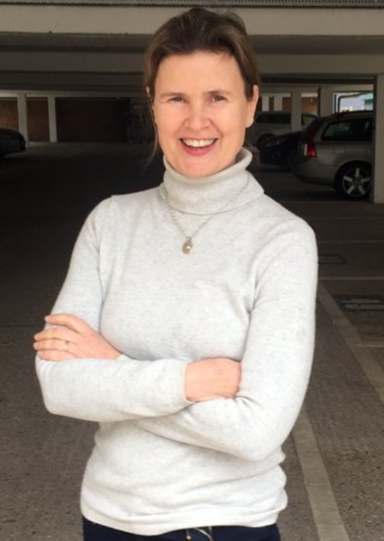Sophie Aldred photo
