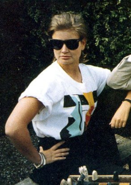 Sophie Aldred photo