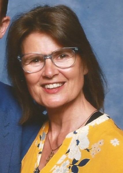 Sophie Aldred photo