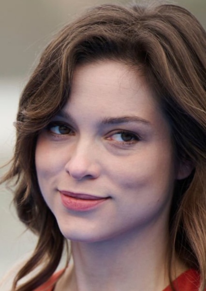 Sophie Cookson photo