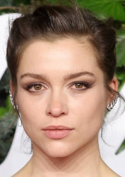 Sophie Cookson photo