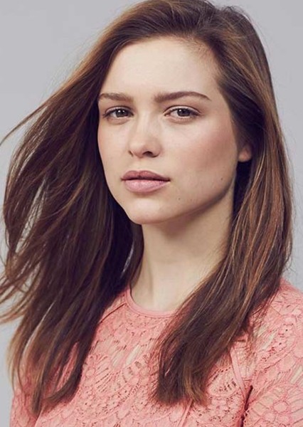 Sophie Cookson photo