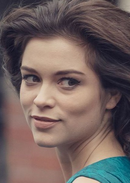Sophie Cookson photo
