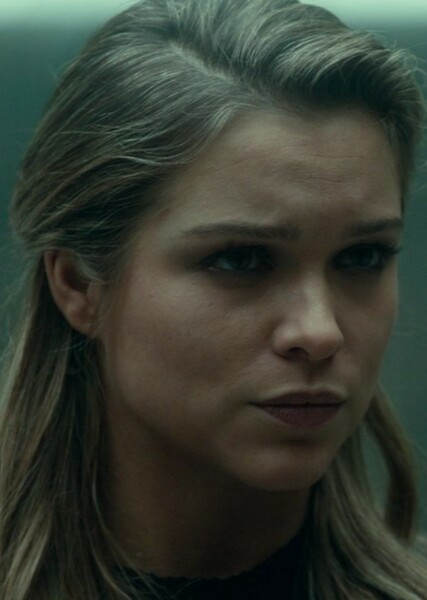 Sophie Cookson photo