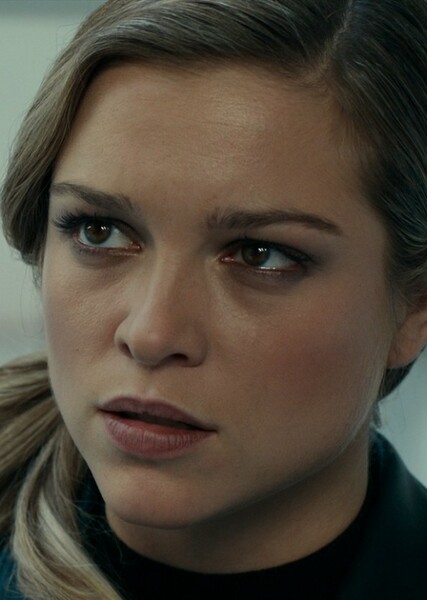Sophie Cookson photo