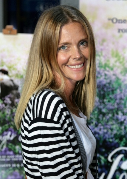 Sophie Lee photo