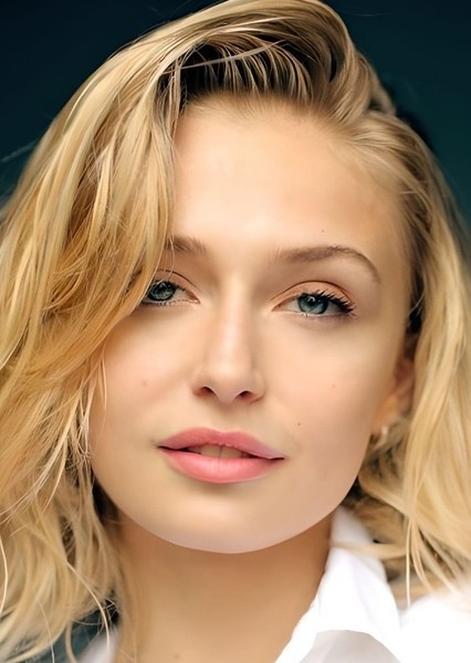 Sophie Simnett photo
