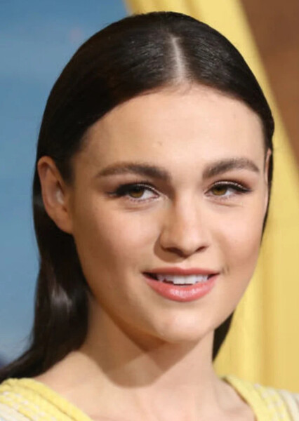 Sophie Skelton photo