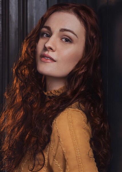 Sophie Skelton photo