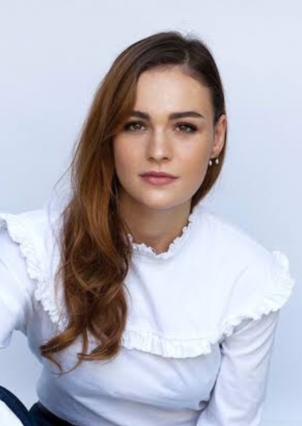 Sophie Skelton