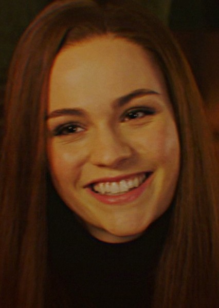Sophie Skelton photo