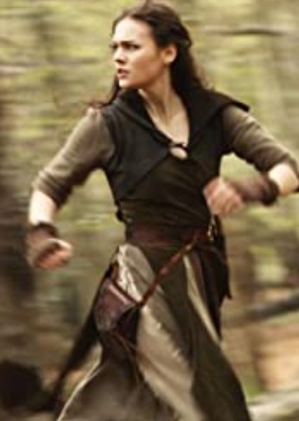 Sophie Skelton photo