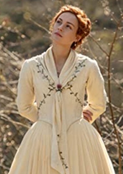 Sophie Skelton photo