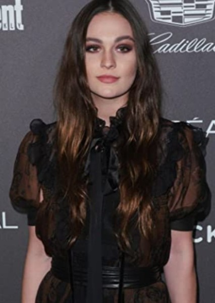 Sophie Skelton photo
