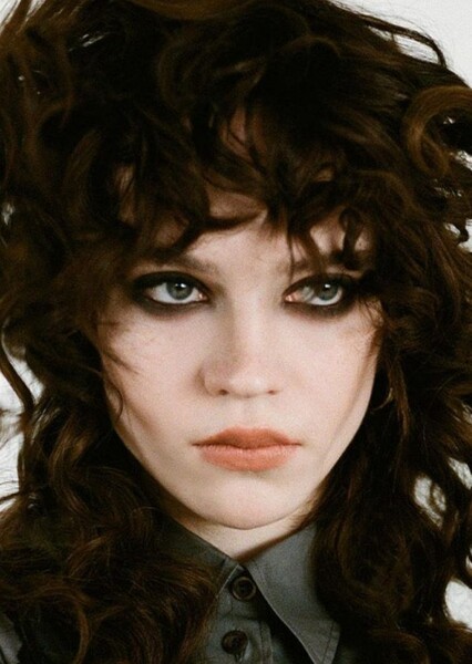 Sophie Thatcher photo