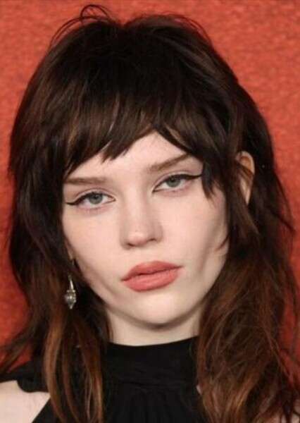 Sophie Thatcher photo