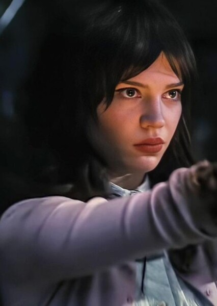 Sophie Thatcher photo
