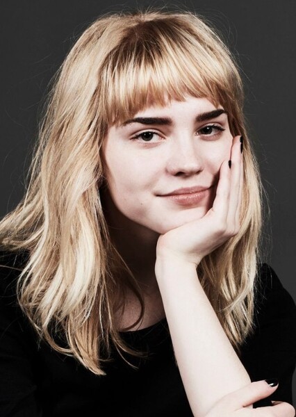 Sophie Thatcher photo