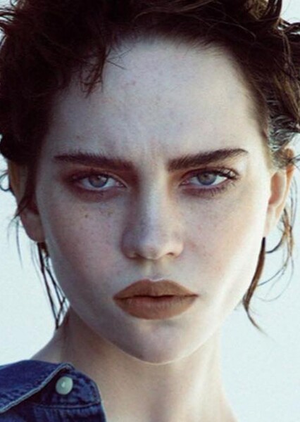 Sophie Thatcher photo