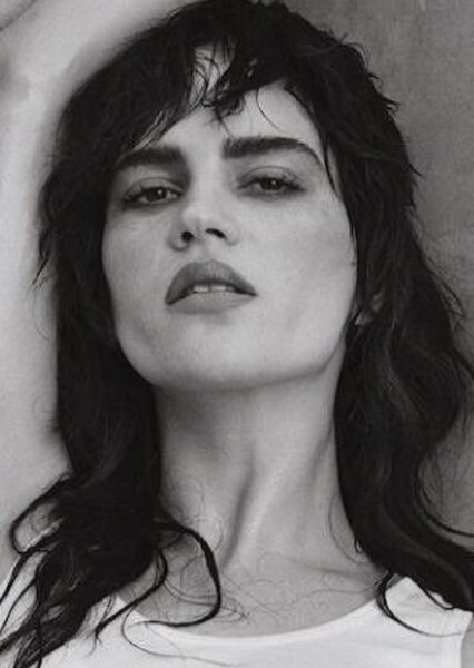 Sophie Thatcher photo