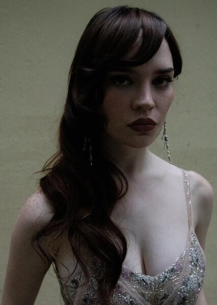 Sophie Thatcher photo