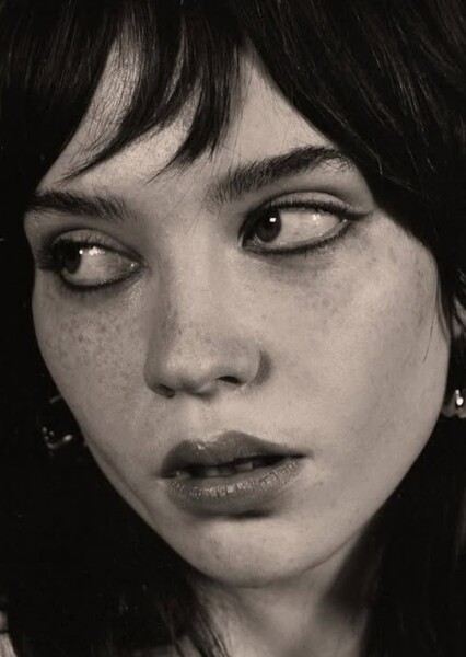 Sophie Thatcher photo