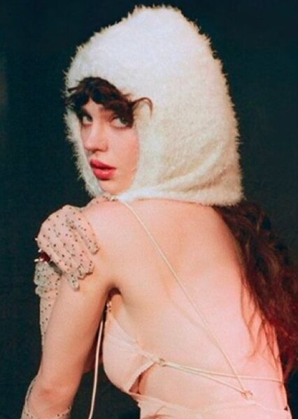 Sophie Thatcher photo