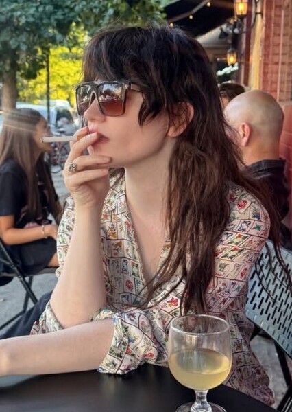 Sophie Thatcher photo