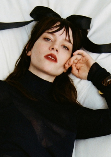 Sophie Thatcher photo