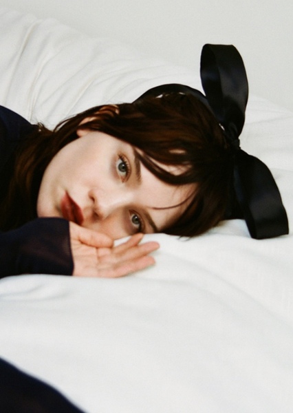 Sophie Thatcher photo