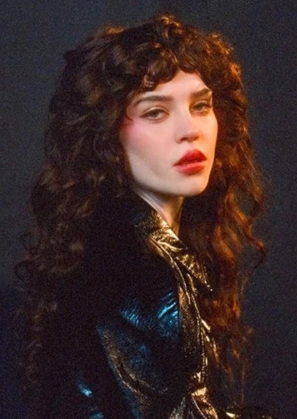 Sophie Thatcher photo
