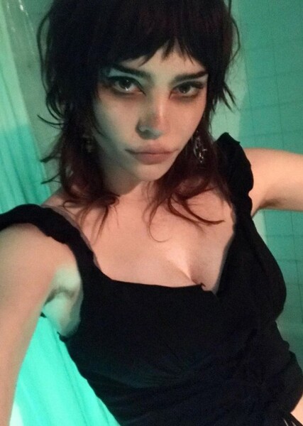 Sophie Thatcher photo